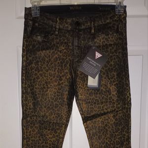 NWT Guess Skinny Pants size 31!